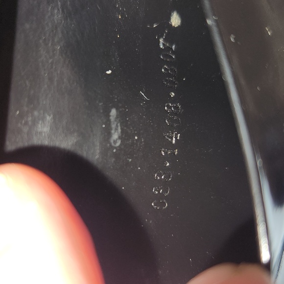 Gucci Patent Leather Black Key Holder - Picture 6 of 9